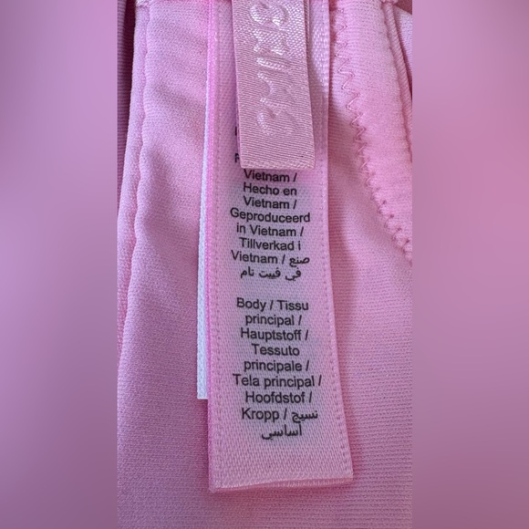 SKIMS Kim Kardashian Fits Everybody lace underwire bra 36DD new without tags - Picture 3 of 4